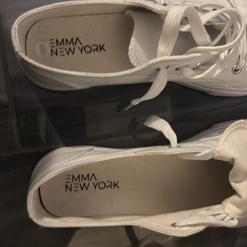 Women's Classic White Sneakers - NWOT - Picture 3 of 5